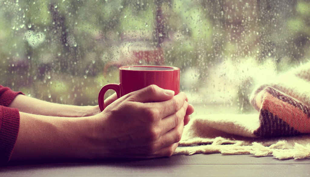 hands-holding-coffee-mug