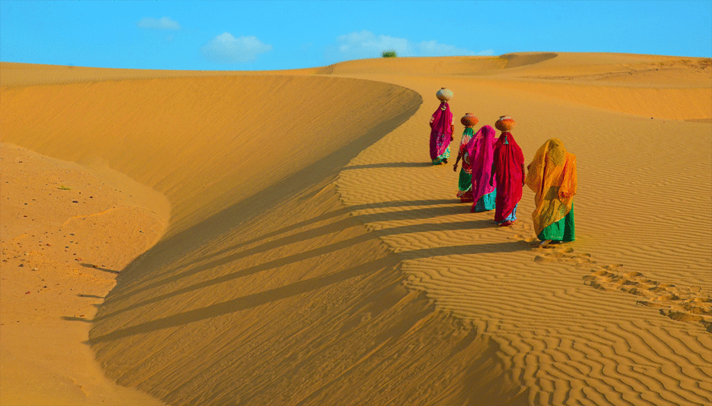 people-walking-in-desert