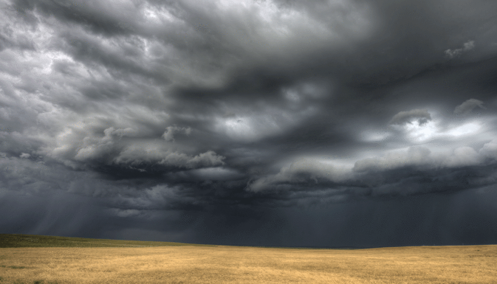 storm-over-field