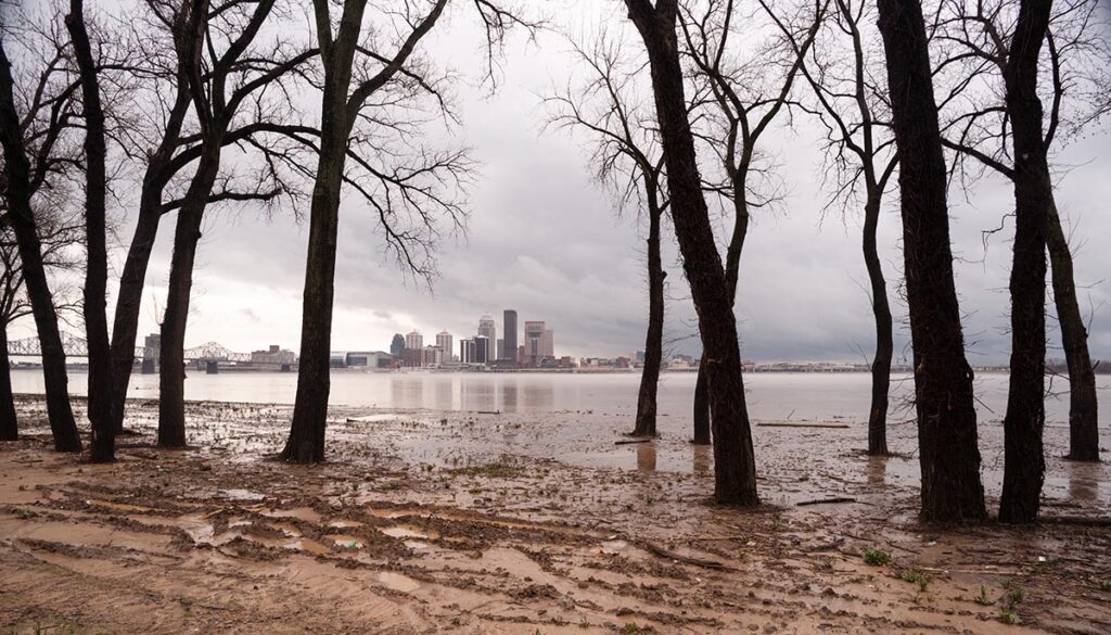 Ohio River Riverbanks Overflowing Louisville Kentucky Flooding