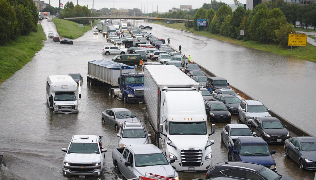 Flooding in Texas causes traffic jam