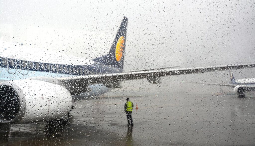 Stranded flight in bad weather